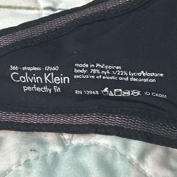 Calvin Klein Perfectly Fit Strapless Push-up Bra Women's Sz 34B Black Underwire - Picture 8 of 8